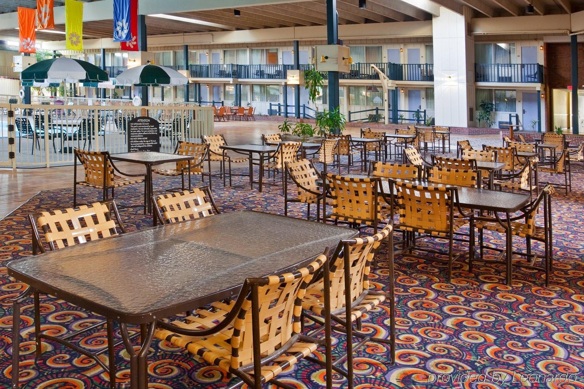 Hotel Ramada By Wyndham Uniontown Restaurant foto