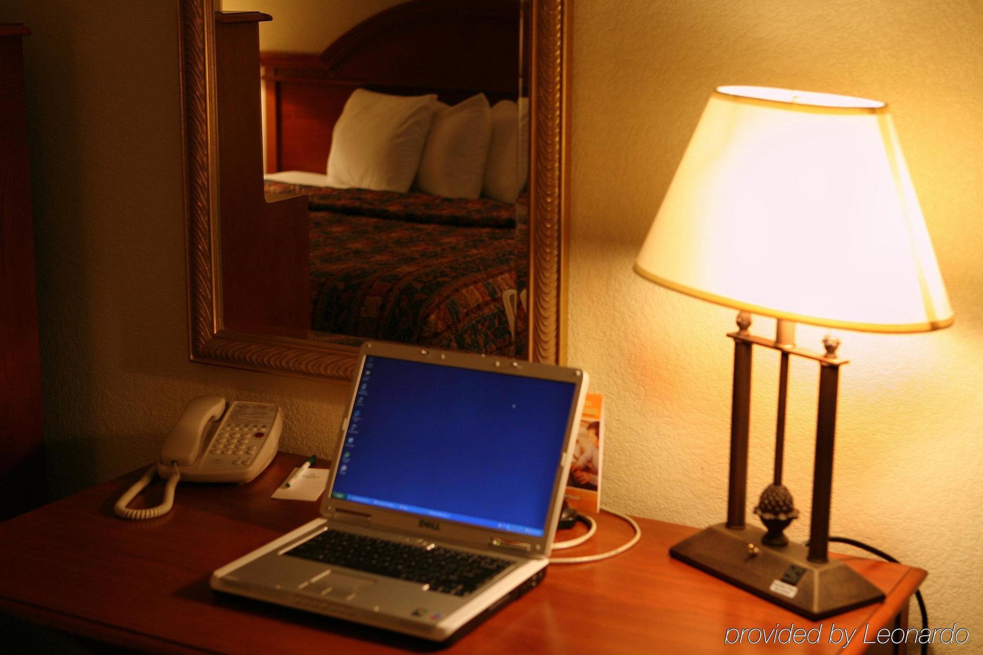 Hotel Ramada By Wyndham Uniontown Zimmer foto